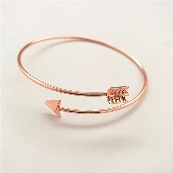 NWT💙💎ROSE💗GOLD TONE ARROW BRACELET💎💙BEAUTIFUL - Picture 3 of 8